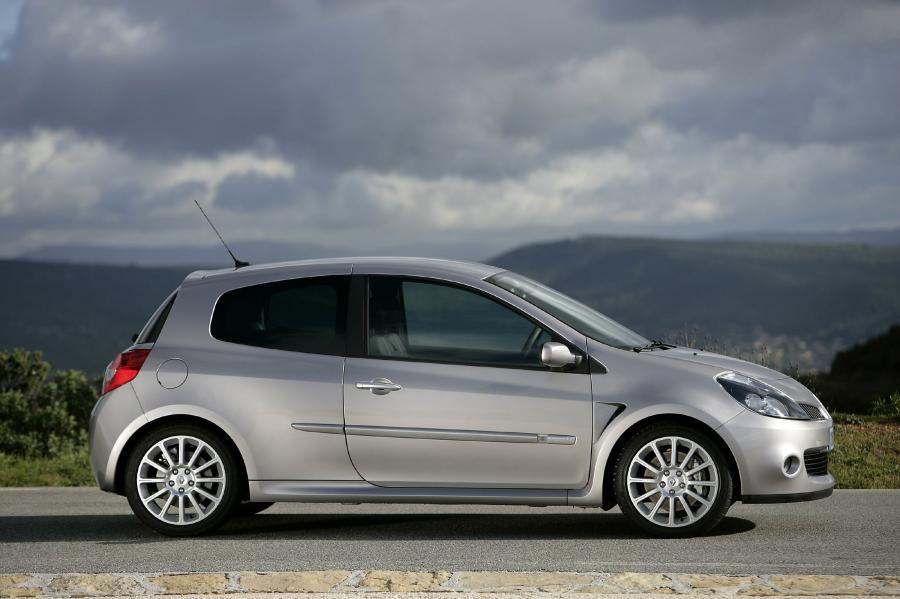  Renault Clio R.S. 2.0 16V 2006 года  (фото 116 из 125)